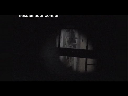 ❤️ Lourinho é filmado secretamente por um voyeur de bairro escondido atrás de tijolos ocos ️❌ Porno vídeo em pt.sex00.top